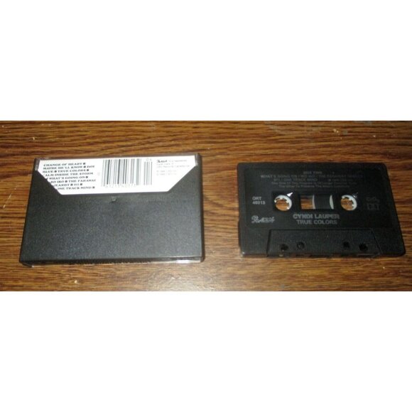 Cyndi Lauper - True Colors on cassette (CBS Records, Canada, 1986) - Picture 2 of 4